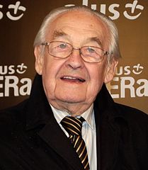 Andrzej_Wajda_OFF_Plus_Camera_2012_(cropped)